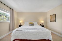 Picture of 550 Oaks Ln # 202, Pompano Beach, FL 33069