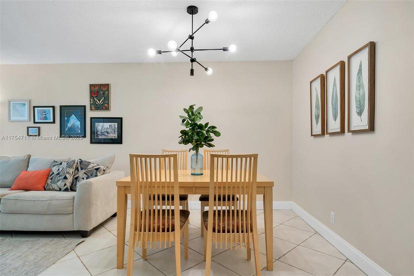 Picture of 550 Oaks Ln # 202, Pompano Beach FL 33069