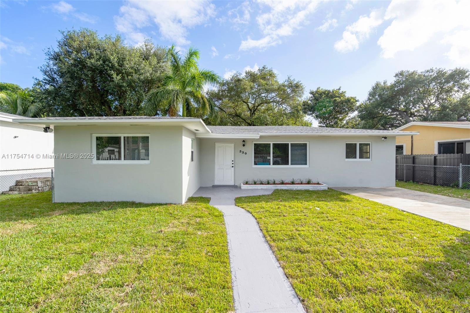 Picture of 330 NE 164Th St, Miami, FL 33162