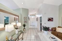 Picture of 19045 NW 85Th Ct, Hialeah, FL 33015