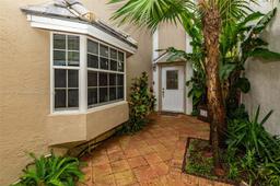 Picture of 2518 NE 206Th Ter, Miami, FL 33180