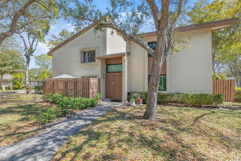 Picture of 11533 SW 109Th Rd # 21F, Miami FL 33176