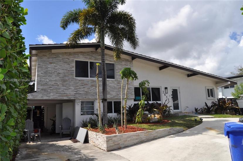 Picture of 2413 Sugarloaf Ln, Fort Lauderdale FL 33312
