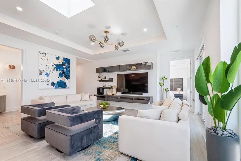 Picture of 15 Avalon St # 803, Clearwater FL 33767