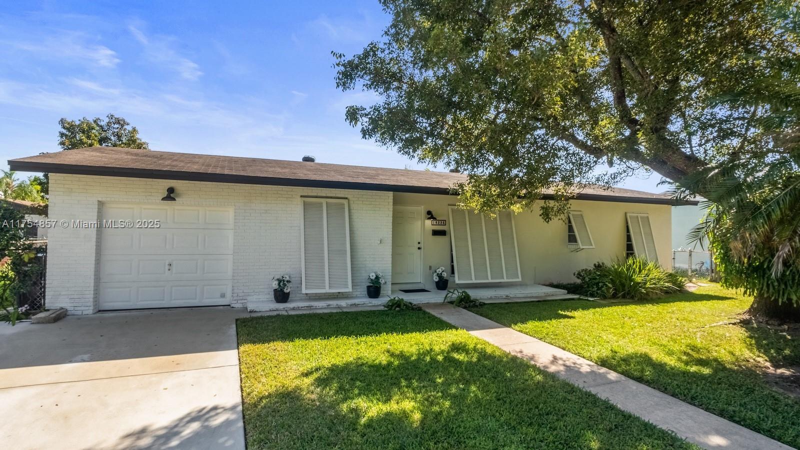 Picture of 18225 SW 94Th Ave, Palmetto Bay, FL 33157