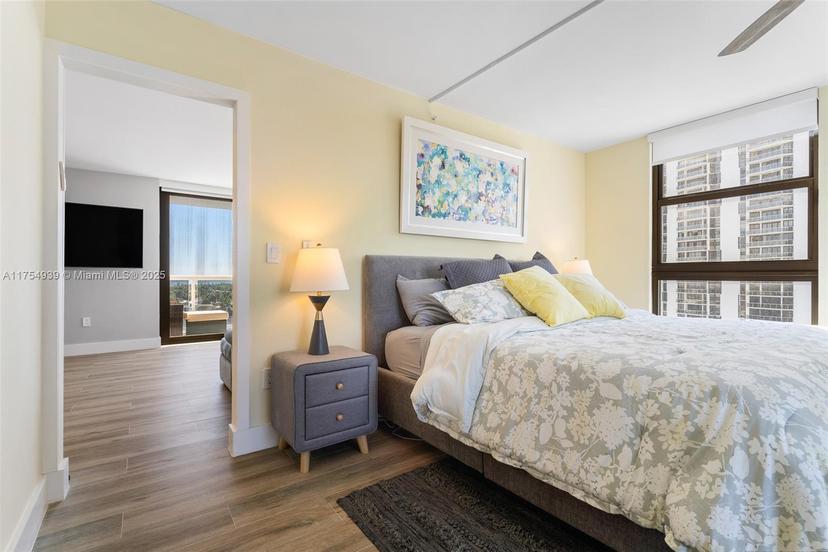 Picture of 20515 E Country Club Dr # 1248, Aventura FL 33180