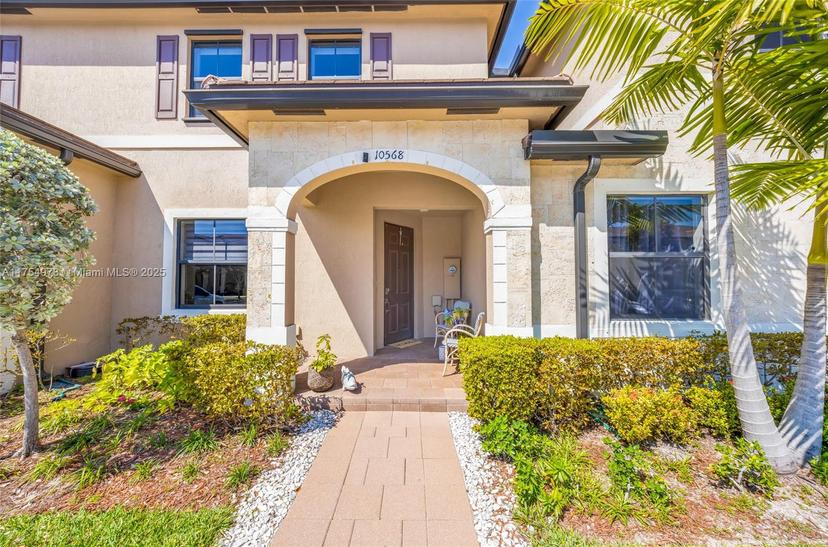 Picture of 10568 W 32Nd Ln, Hialeah FL 33018
