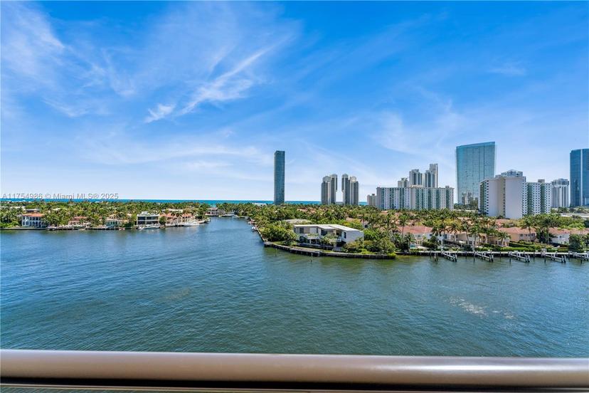 Picture of 19667 Turnberry Way # 8K, Aventura FL 33180
