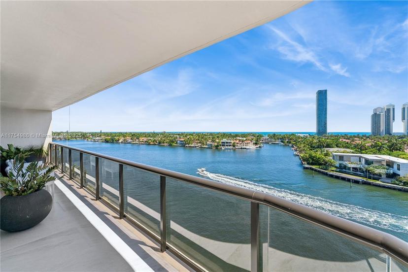 Picture of 19667 Turnberry Way # 8K, Aventura FL 33180
