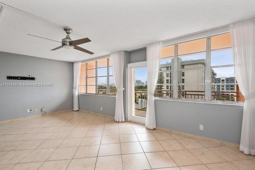Picture of 2025 NE 164 St # 708, North Miami Beach FL 33162