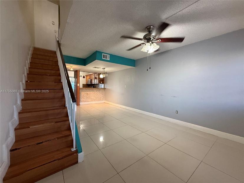 Picture of 2211 W 52Nd St # 211, Hialeah FL 33016
