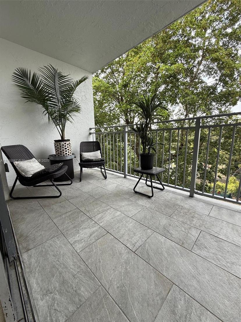 Picture of 680 NE 64Th St # A514, Miami FL 33138