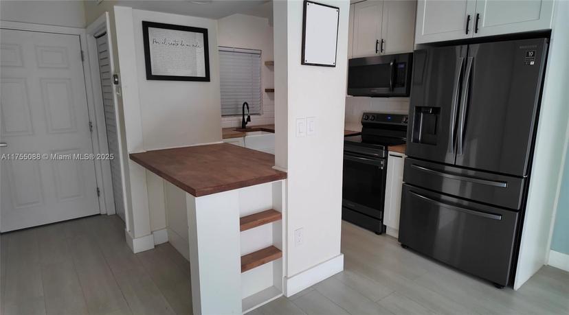 Picture of 120 Royal Palm Rd # 107, Hialeah Gardens FL 33016