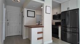 Picture of 120 Royal Palm Rd # 107, Hialeah Gardens, FL 33016