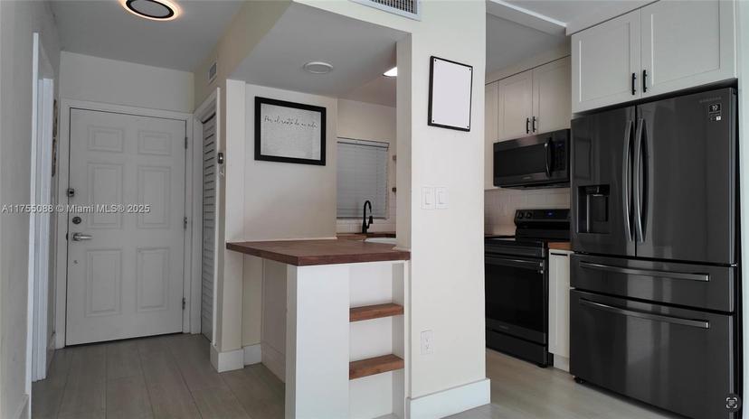 Picture of 120 Royal Palm Rd # 107, Hialeah Gardens FL 33016