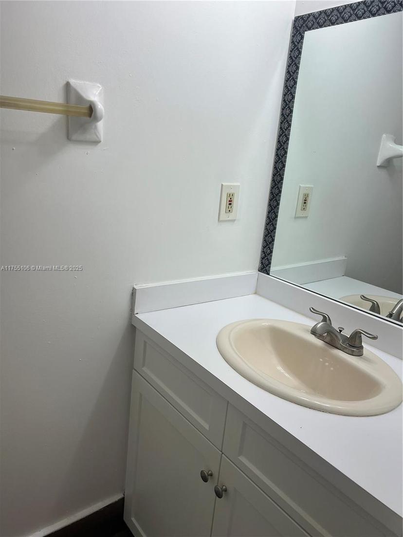 Picture of 2600 NW 28Th St # 2, Miami FL 33142