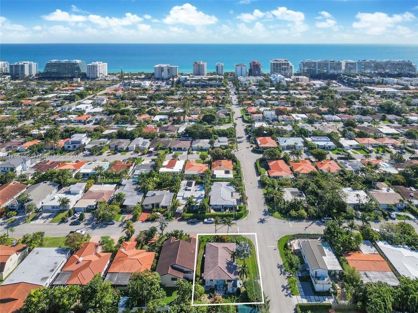 Picture of 801 92Nd St, Surfside FL 33154