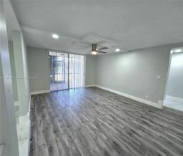 Picture of 3710 N Inverrary Dr # 1P, Lauderhill, FL 33319