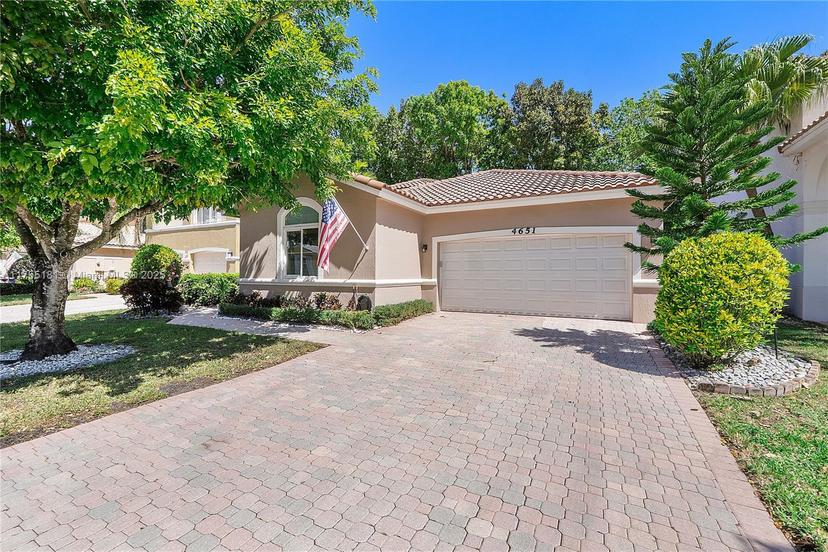 Picture of 4651 NW 94Th Ct, Doral FL 33178
