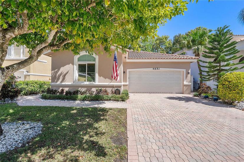 Picture of 4651 NW 94Th Ct, Doral FL 33178