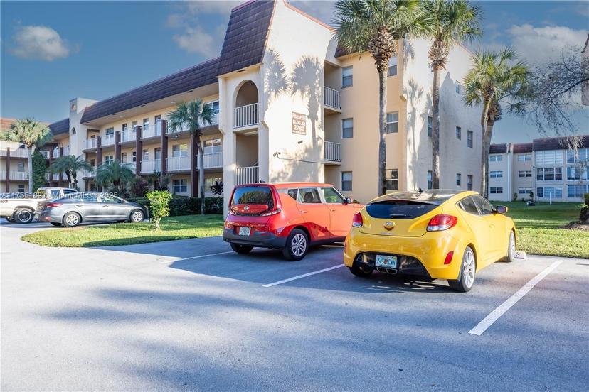 Picture of 2780 N Pine Island Rd # 112, Sunrise FL 33322