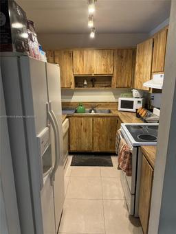 Picture of 9301 SW 92Nd Ave # 204C, Miami, FL 33176