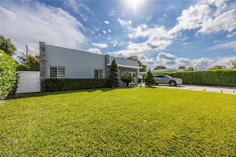 Picture of 1968 NW 186Th St, Miami Gardens FL 33056