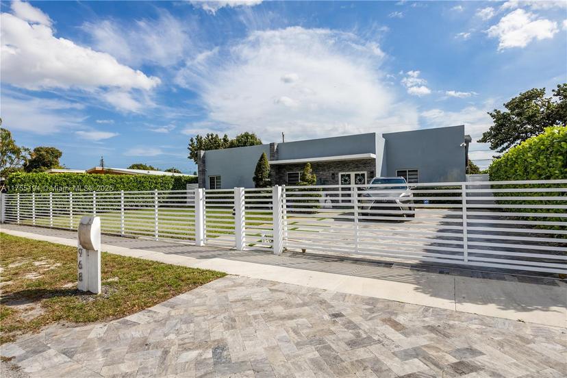 Picture of 1968 NW 186Th St, Miami Gardens FL 33056
