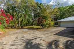 Picture of 16030 E Mead Hill Dr, Loxahatchee, FL 33470