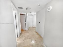 Picture of 41 SE 5Th St # 916, Miami, FL 33131