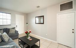 Picture of 2128 NE 6Th St # 2128, Homestead, FL 33033
