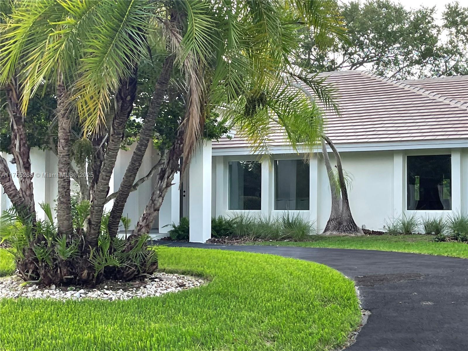 Picture of 8513 SW 169 Ter, Palmetto Bay, FL 33157