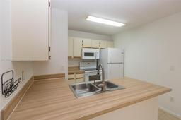 Picture of 18328 NW 68Th Ave # P, Hialeah, FL 33015