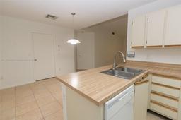 Picture of 18328 NW 68Th Ave # P, Hialeah, FL 33015