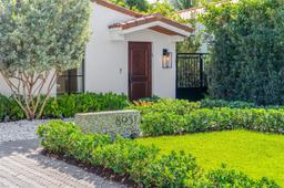 Picture of 8951 Hawthorne Ave, Surfside, FL 33154