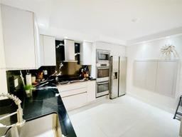 Picture of 20444 NE 34Th Ct # 12, Aventura, FL 33180