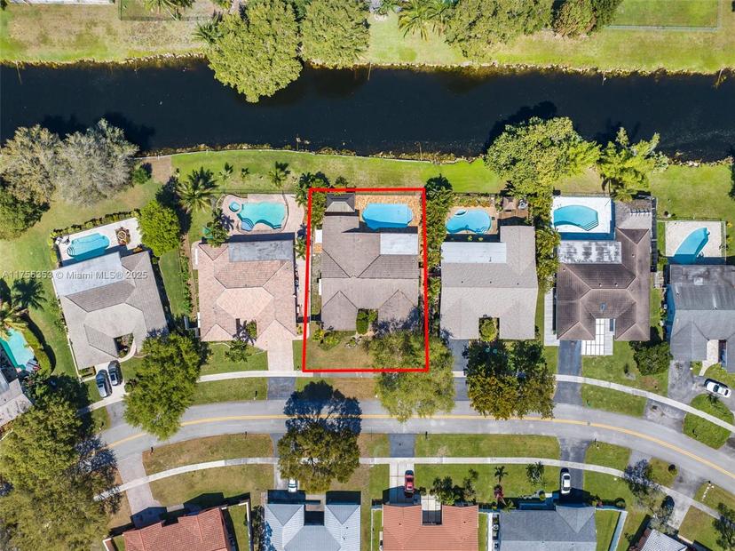 Picture of 847 W Plantation Cir, Plantation FL 33324