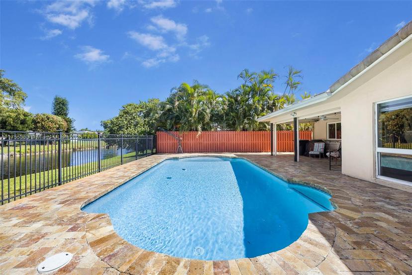 Picture of 847 W Plantation Cir, Plantation FL 33324