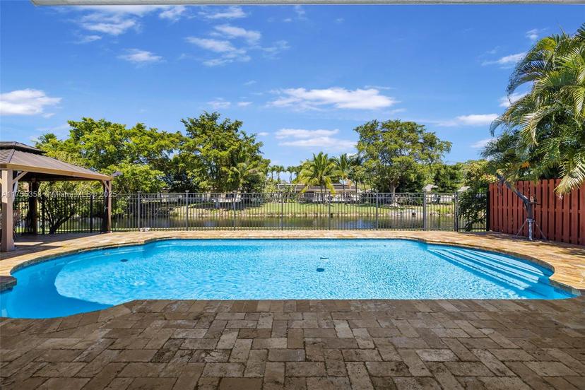 Picture of 847 W Plantation Cir, Plantation FL 33324