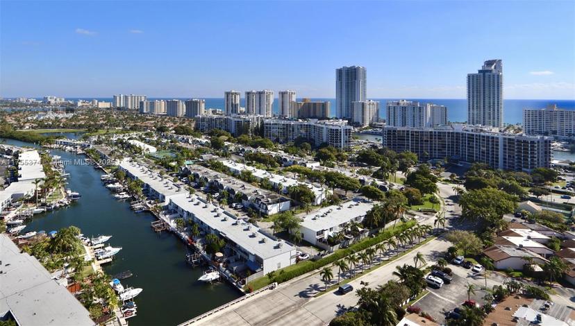 Picture of 2500 Parkview Dr # 2407, Hallandale Beach FL 33009