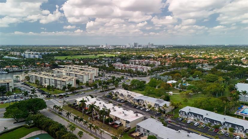Picture of 2500 Parkview Dr # 2407, Hallandale Beach FL 33009