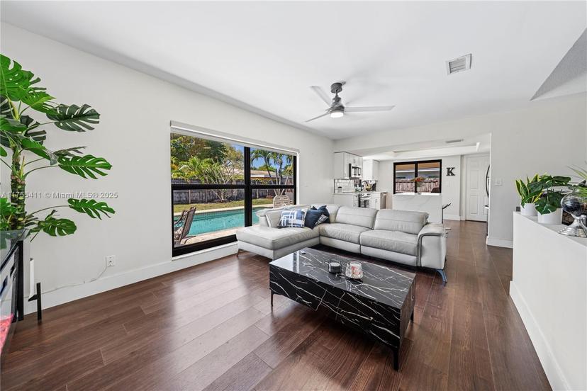 Picture of 8303 NW 74Th Ave, Tamarac FL 33321