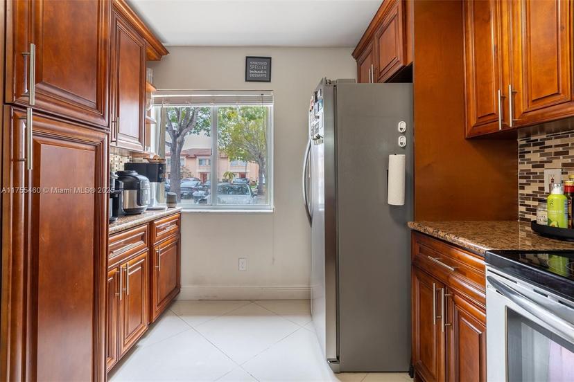 Picture of 837 NW 208Th Dr, Pembroke Pines FL 33029