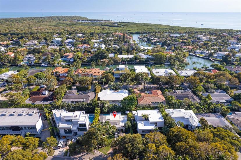 Picture of 92 W Mashta Dr, Key Biscayne FL 33149