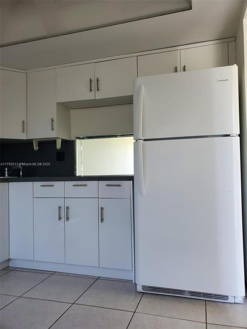 Picture of 851 NE 14Th Ave # 414, Hallandale Beach FL 33009