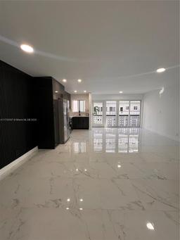 Picture of 1818 Rodman St # 2D, Hollywood, FL 33020