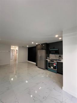 Picture of 1818 Rodman St # 2D, Hollywood, FL 33020