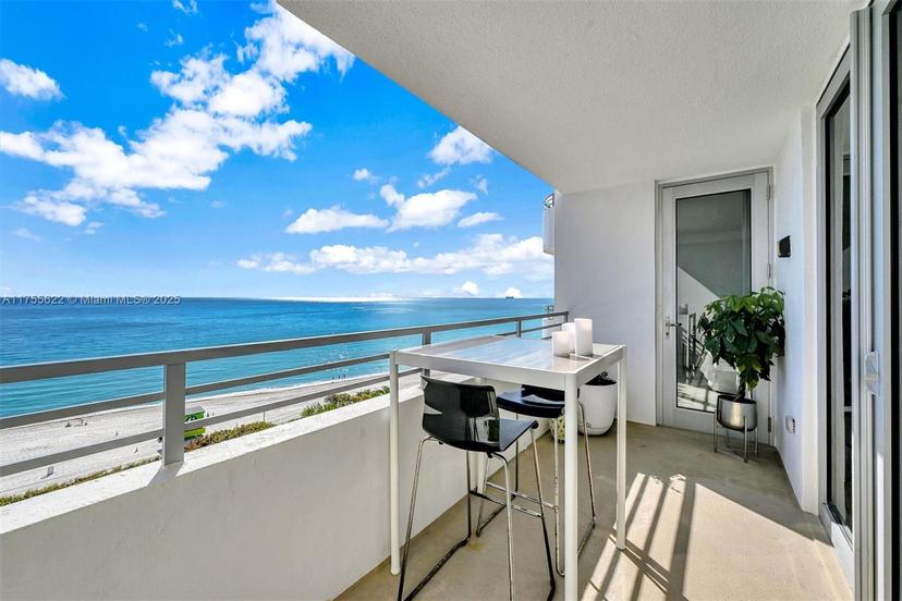 Picture of 5555 Collins Ave # 10M, Miami Beach FL 33140