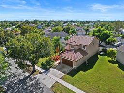 Picture of 934 SW 176Th Ter, Pembroke Pines, FL 33029