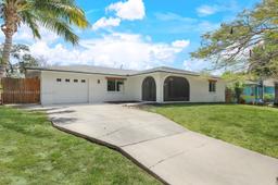 Picture of 79 Constitution Dr, Naples, FL 34112